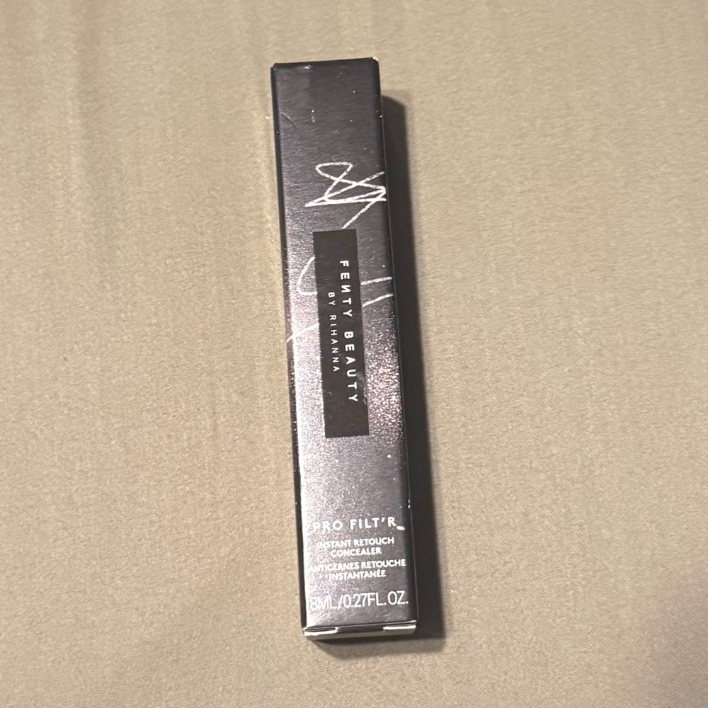 Fenty Beauty Pro Filt'r Concealer - 230 light medium with neutral undertone